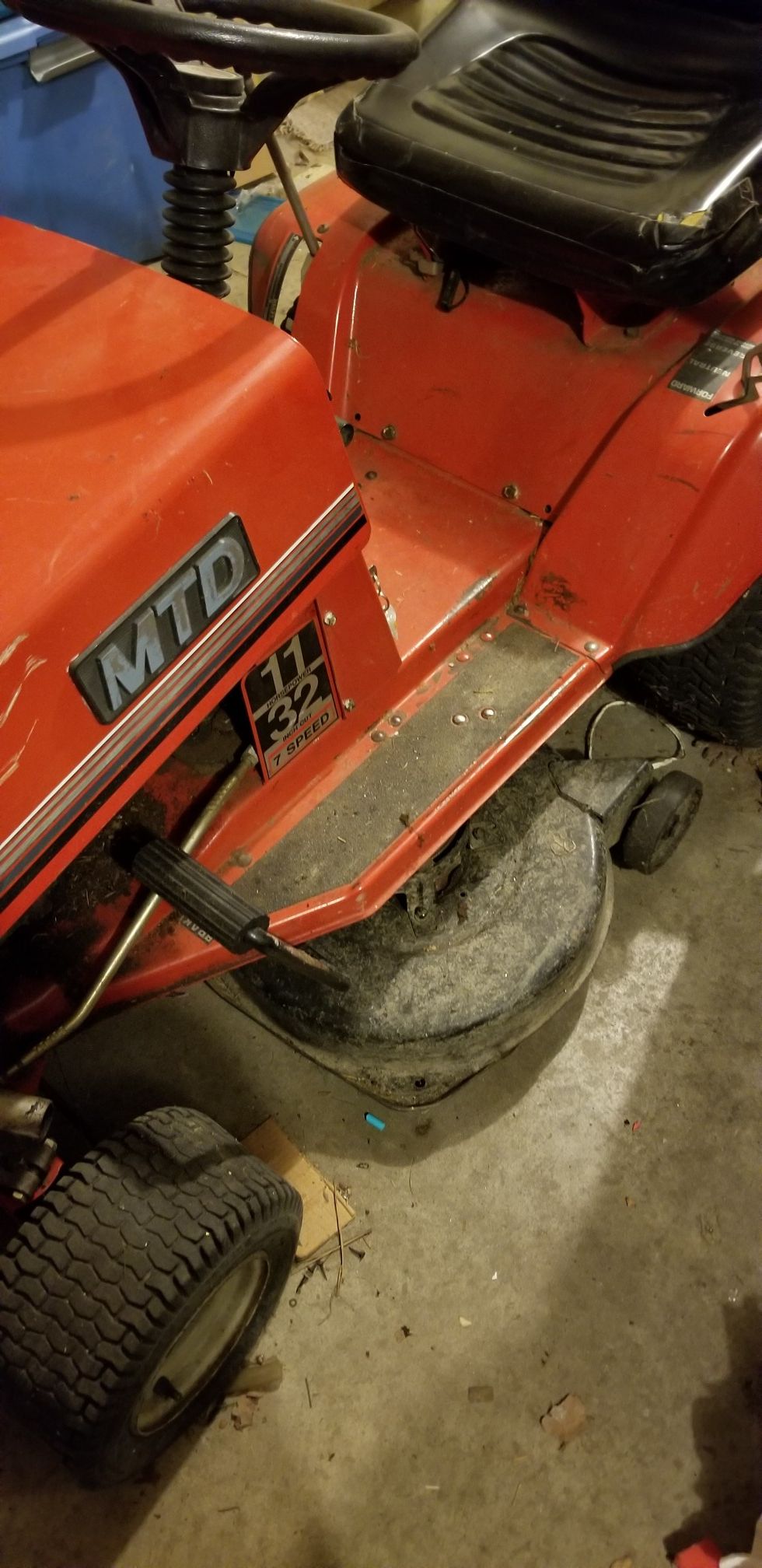 MTD Riding lawn mower. Not working. Stored in garage. 11 horsepower 7
