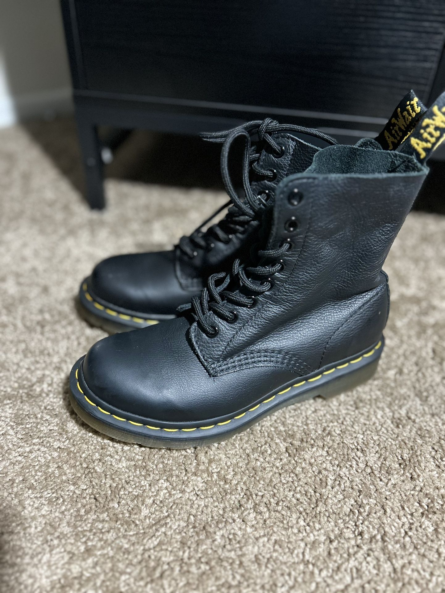 Dr Marterns Black Boots