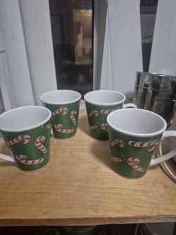 4 christmas coffee mugs new