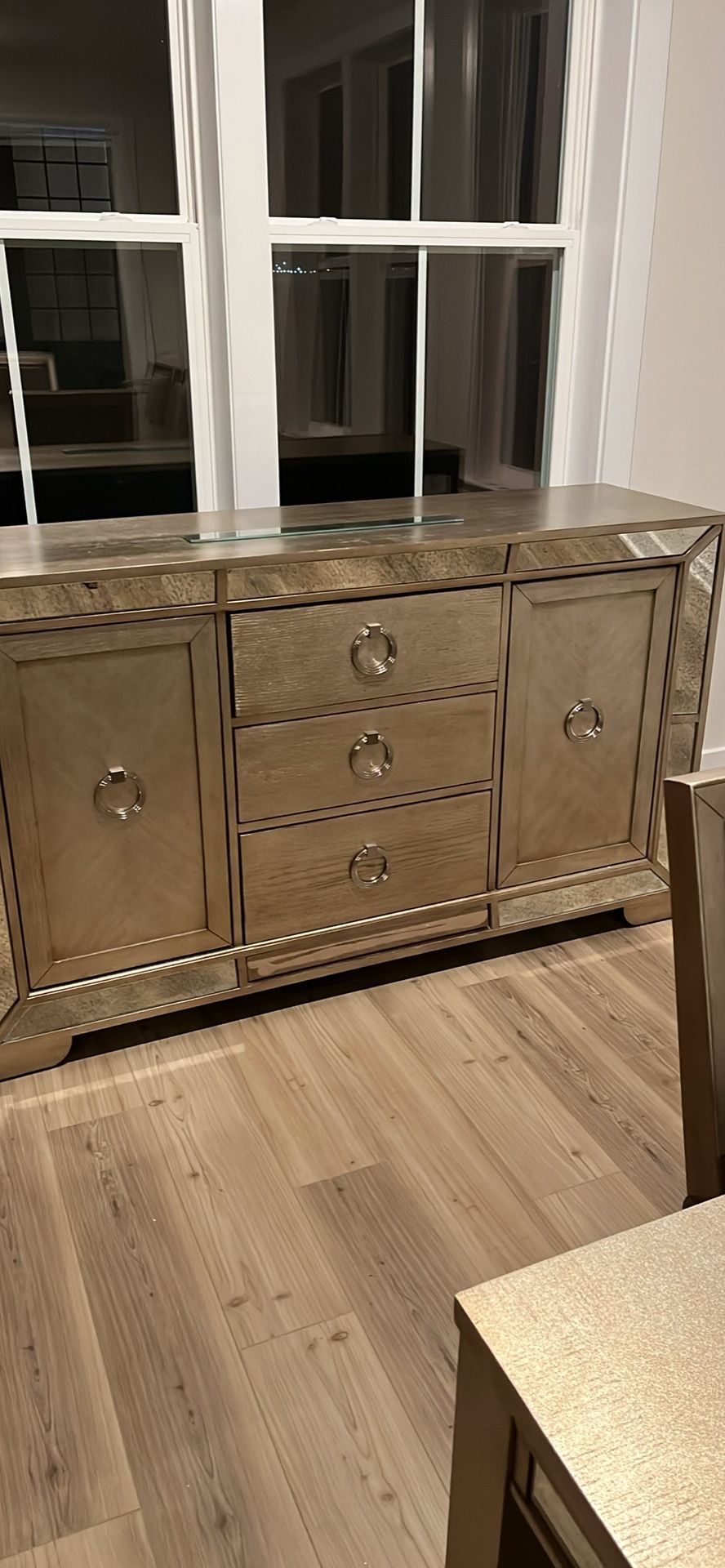 Dining Room Set W/buffet & Mirror