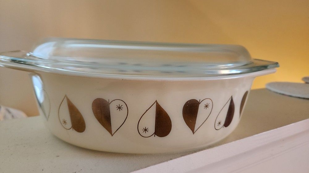 Pyrex Golden Hearts Casserole Dish 