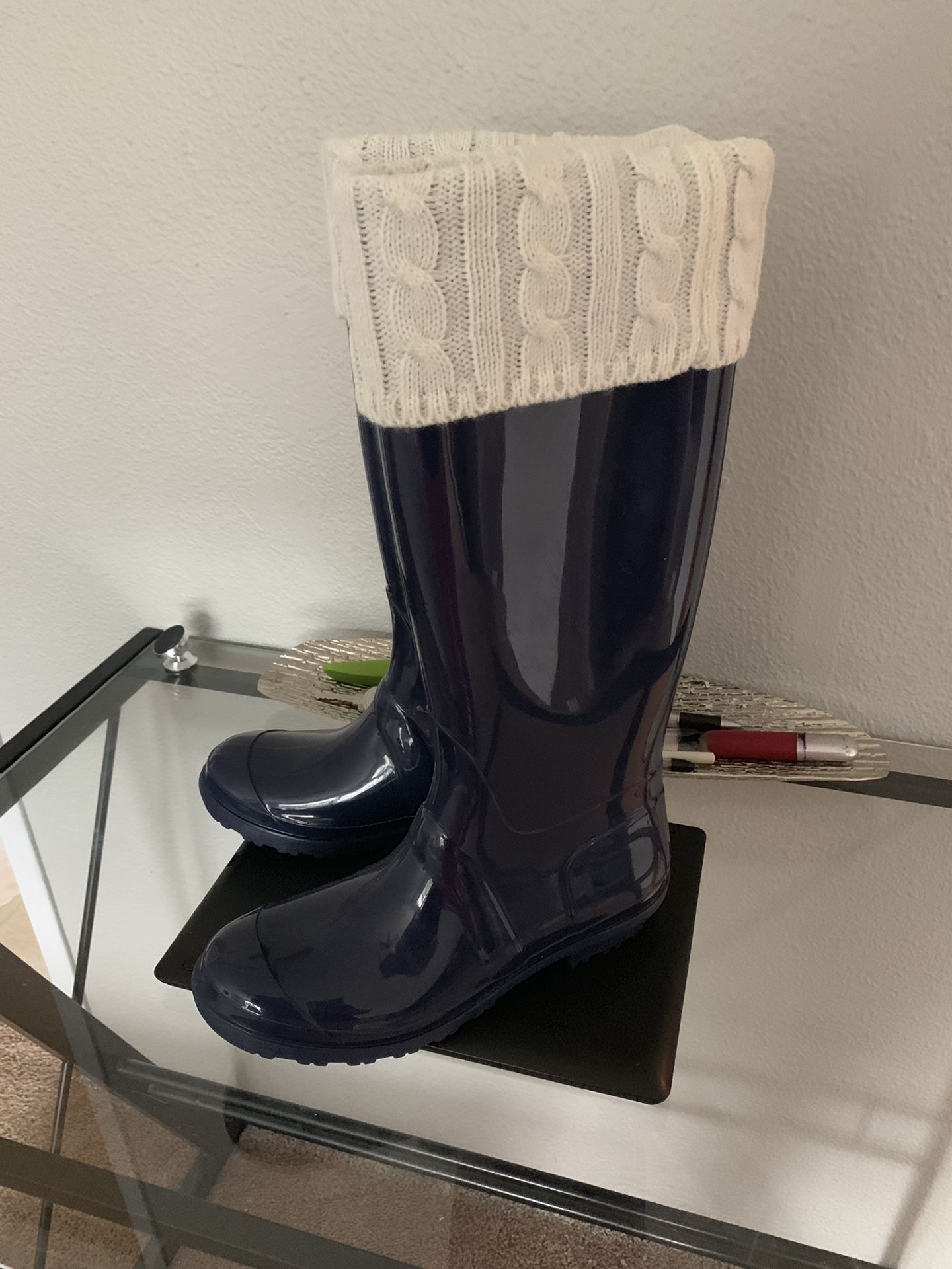 Sociology rain boots size 8