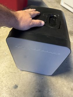 Mini Fridge 