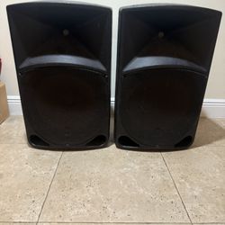 Pair Thump 15 DJ SPEAKERS 