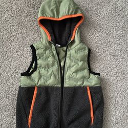 5T Old Navy Hooded Sherpa/ Puff vest 