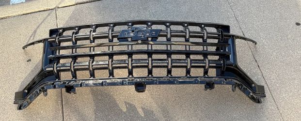Chevrolet Tahoe Grill