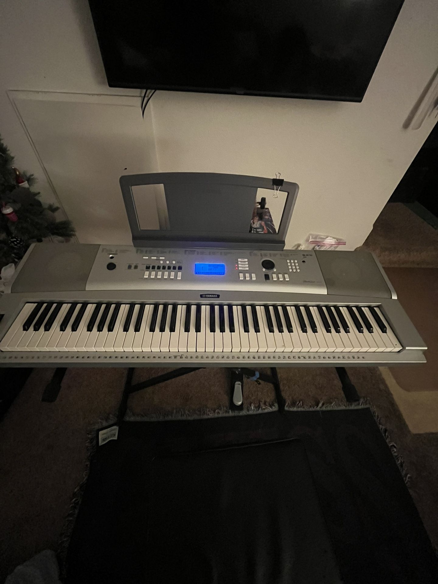 Yamaha DGX-230 Portable Grand Piano Keyboard 