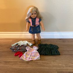American Girl Truly Me Doll With Extra Outfits