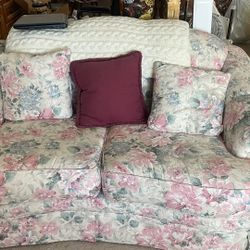 Free Couches never have been sat on