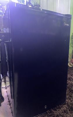 Lockable Black Mini Freezer