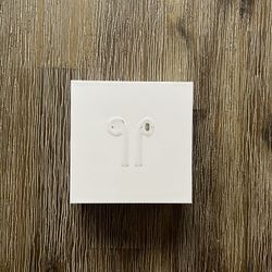 AirPods 2nd Generation With Wireless Charging Case