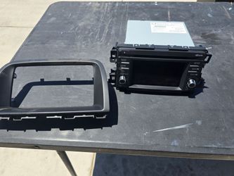2014 Mazda CX-5 OEM touchscreen HD radio CD player