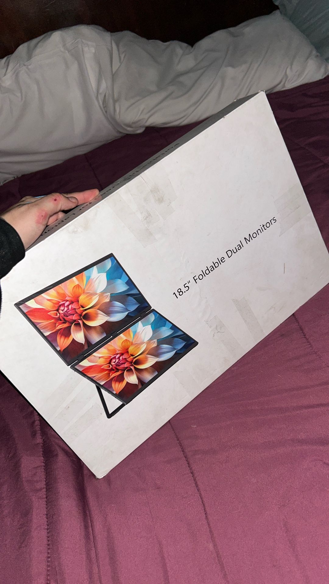 18.5 Foldable Dual Monitors; Portable Tri-Screen Laptop