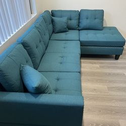 New Sectional Couch / Free Delivery 