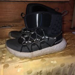 Under Armour UA HOVR Summit Fat Tire Athletic Shoe