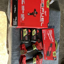 Milwaukee Set
