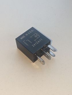 Ford 4-Pin Power Relay (8T2T-14B192-AA).
