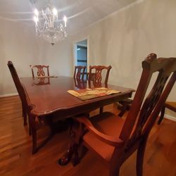 Traditional Wood Dining Table With 6 Chairs
