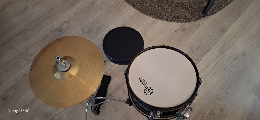 Childs Drum, Symbol & Stool