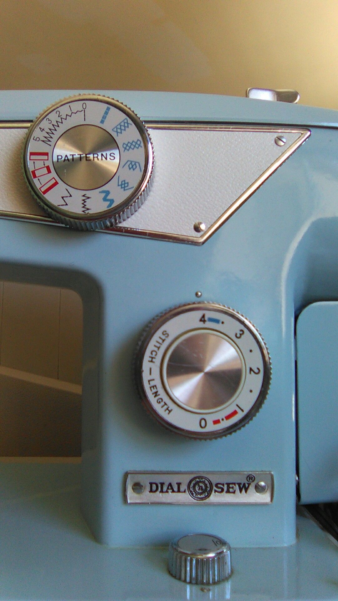 Vintage Dial-N-Sew model 742