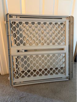 North States grey 26”H x 26-42” W plastic child safety gate