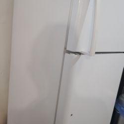 Refrigerator In Delano 