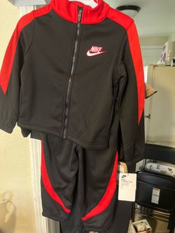 NIKE TRACK SUIT 4T BRAND NEW