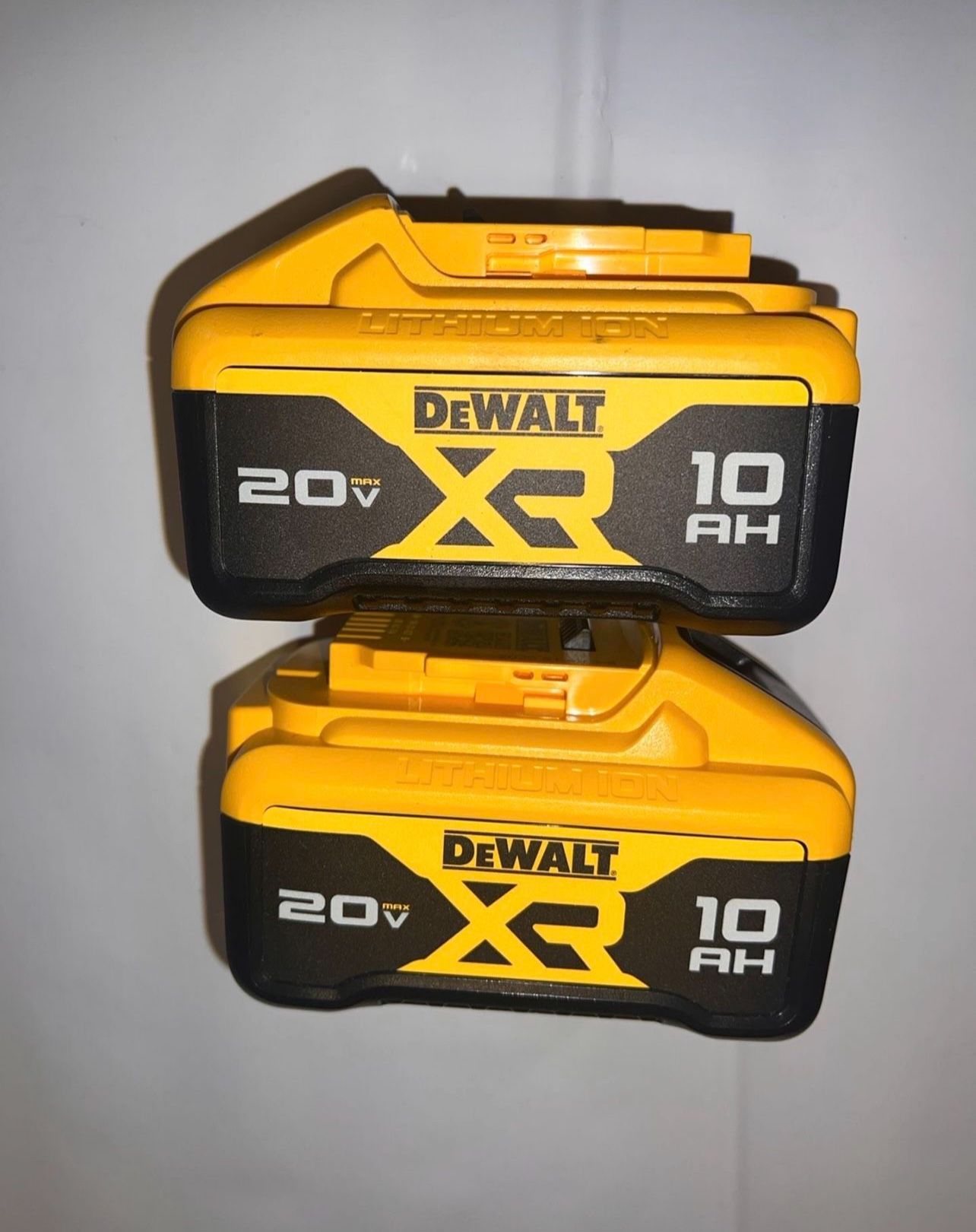 DEWALT 10AH BATTERIES 