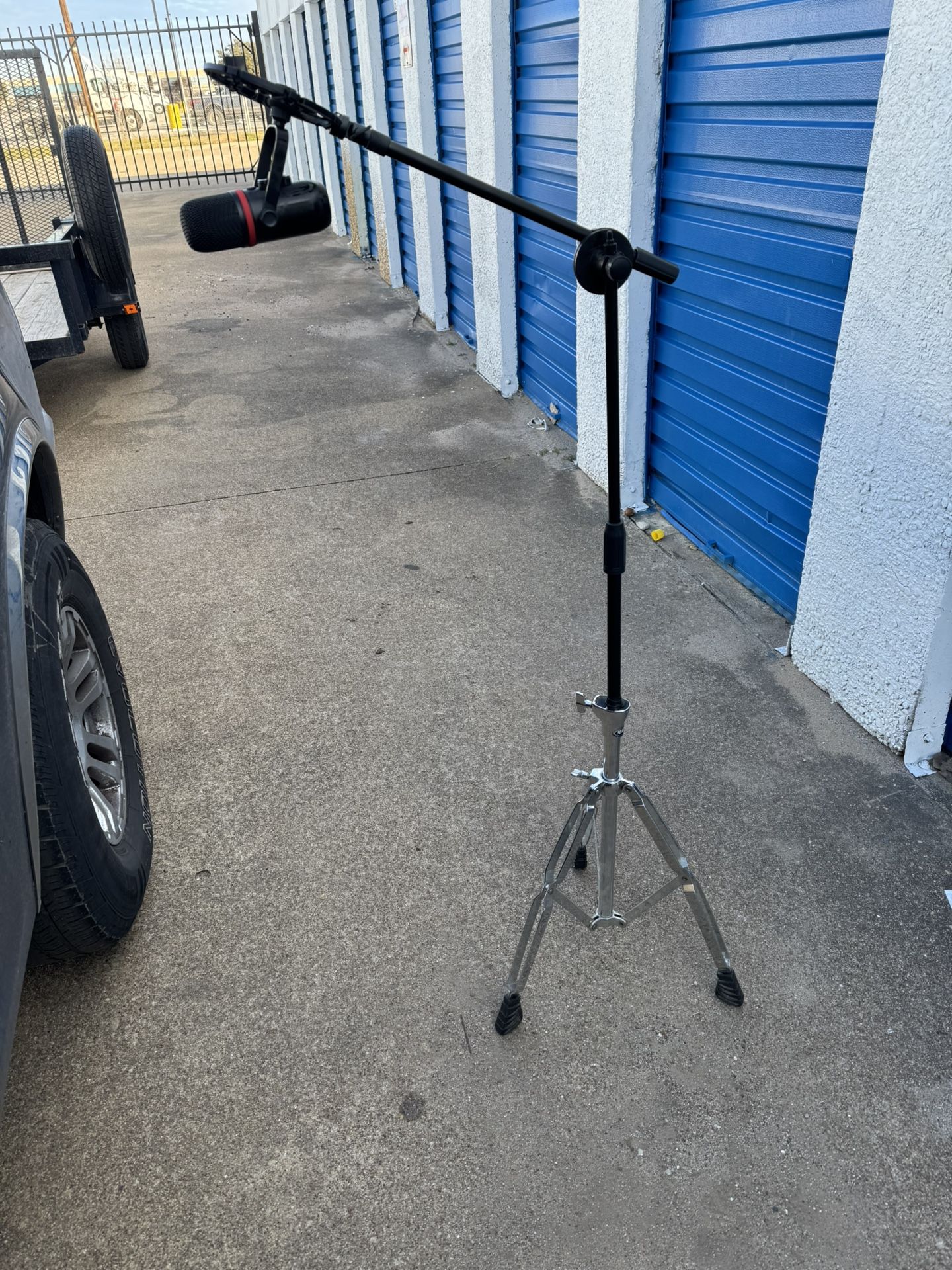 Audio Pro Condenser Mic With Stand And Aluminum Shock Mount