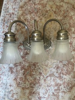 Bathroom light fixture
