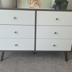 Dresser & 2 Nightstands