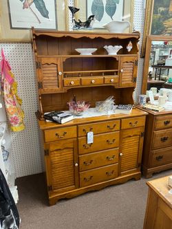 Vintage Maple 1 Piece China Hutch