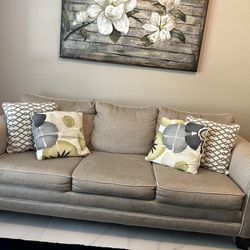 Three Seater Sofa With Pull Out Bed