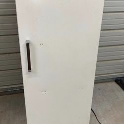 #49 Garage Fridge. Small Size. 13 Cu Ft