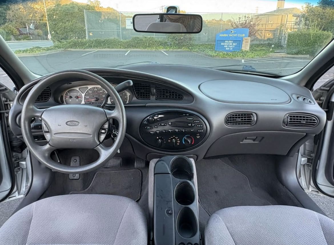1999 Ford Taurus