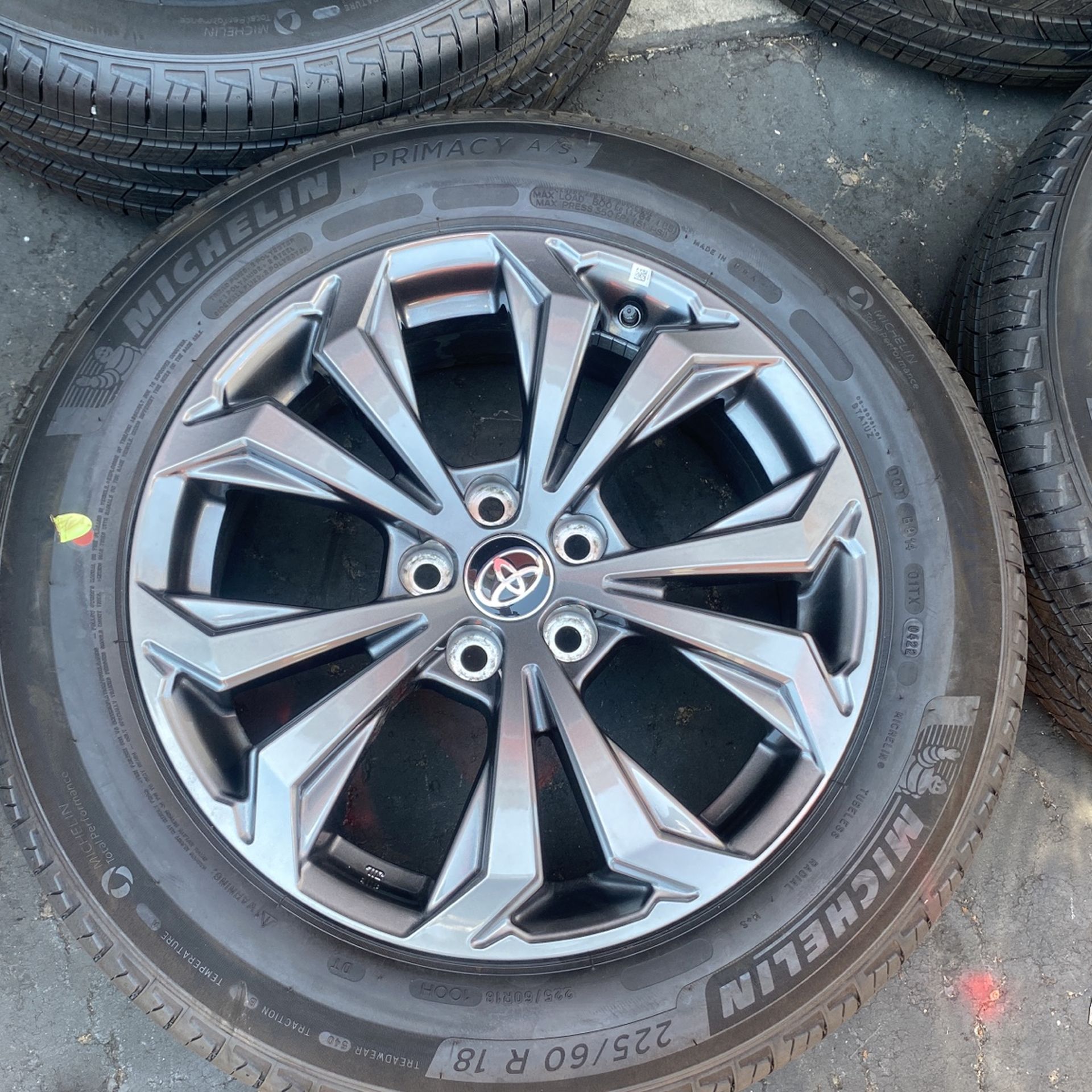 New Take Off Toyota RAV4 18” Wheels And Tires Michelin 225-60-18