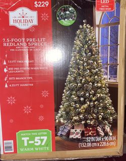 Brand NEW In Box 7.5’ Pre-Lit Redlands Spruce Christmas Tree