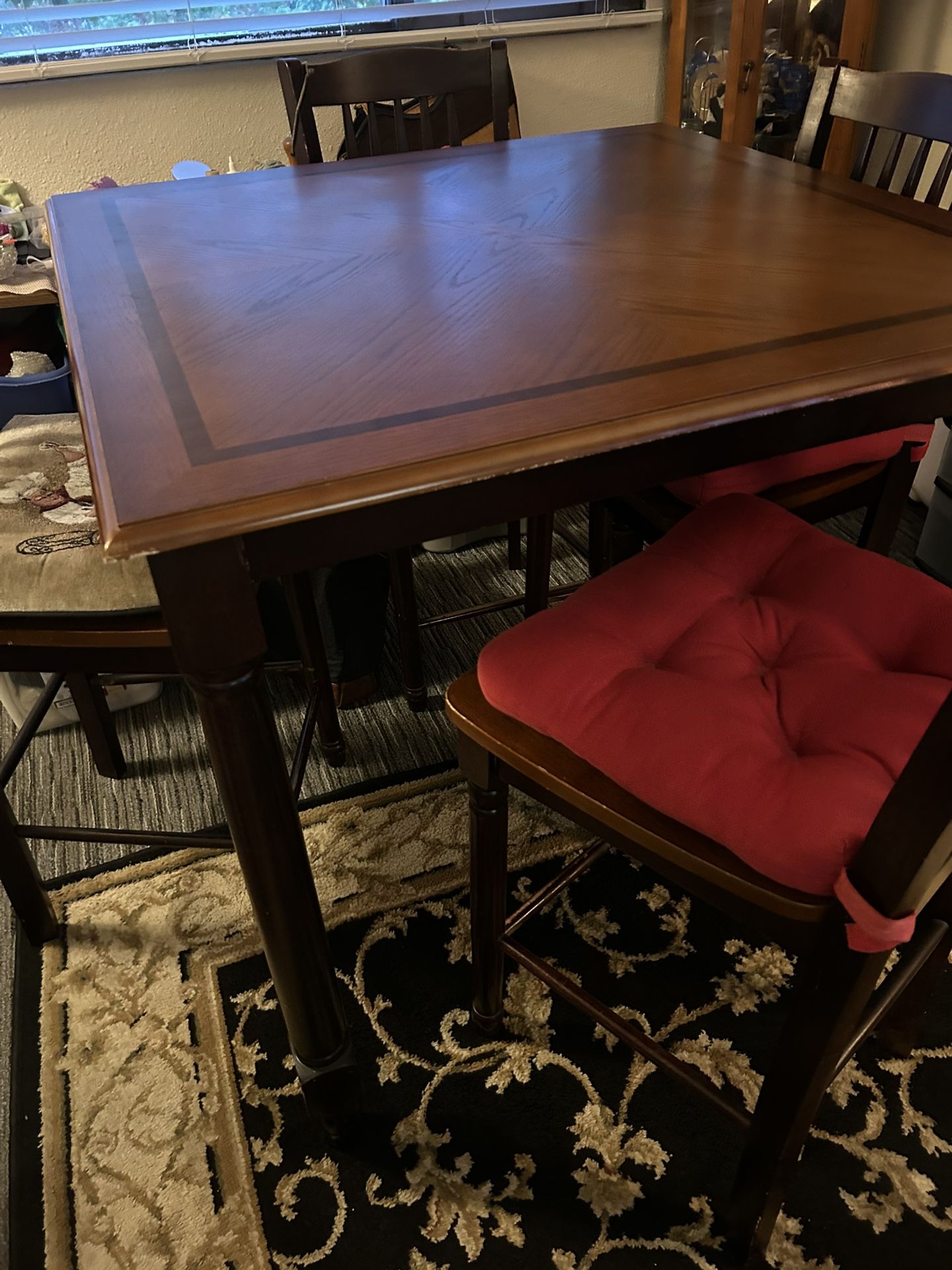 Dining Table And 4 Chairs 