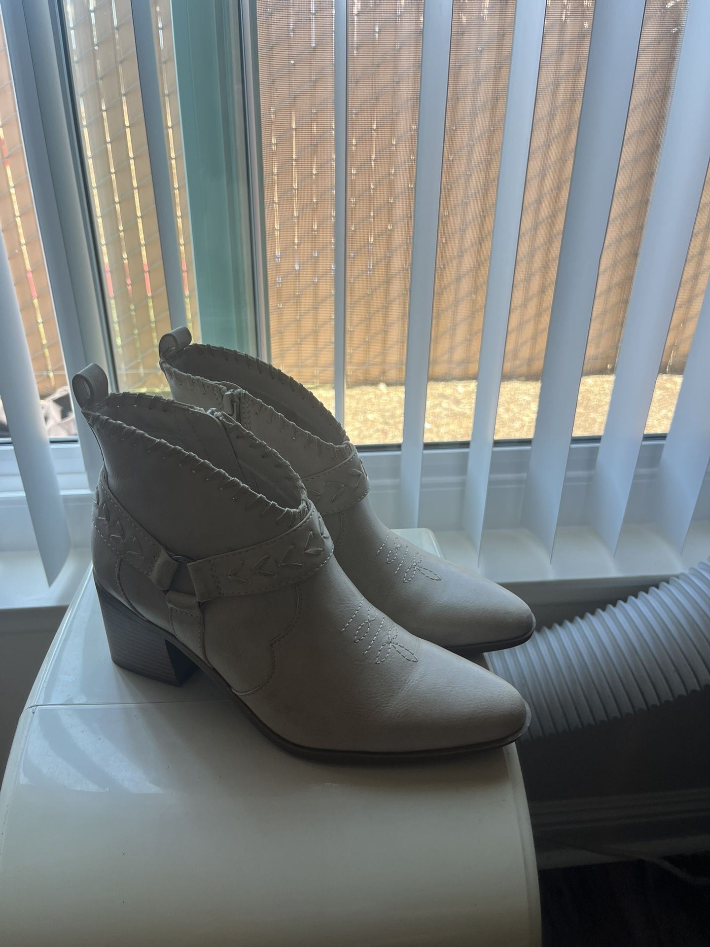 Short Boots