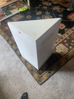 Corner table