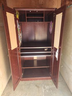 Desk/entertainment Center