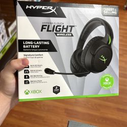 HyperX CloudX Flight Wireless Gaming Headset - White