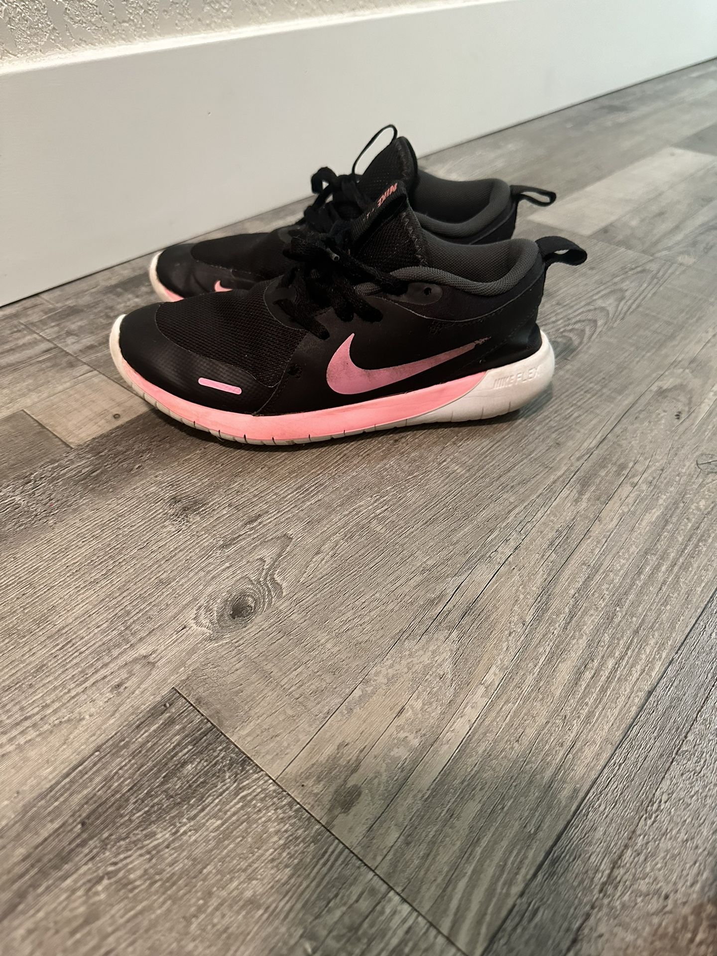 Nike Running Shoes Size 4y