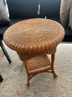 Wicker end table 21”dia x 23”tall 15101