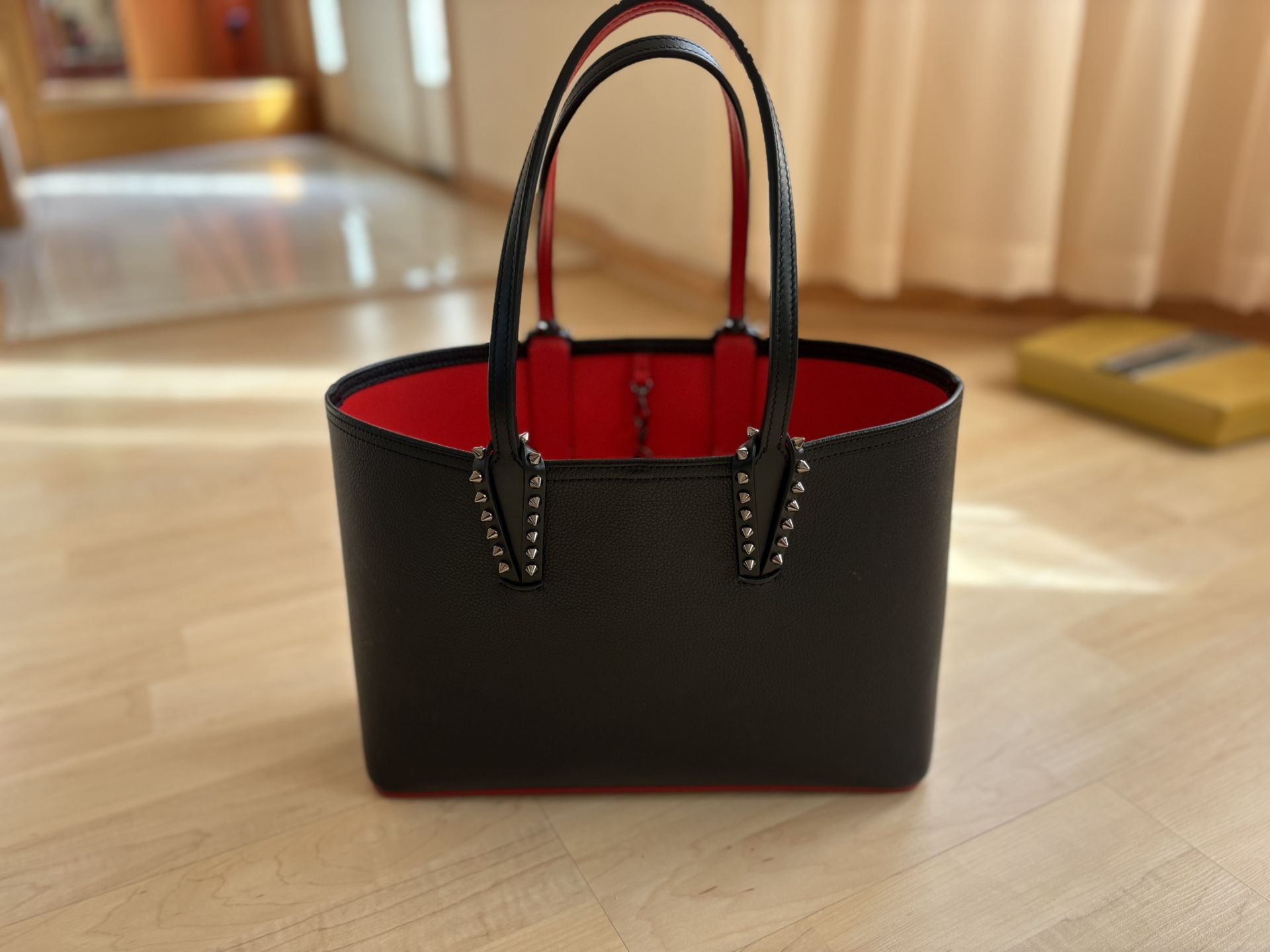 Christian Louboutin Cabata Tote In Grained Leather