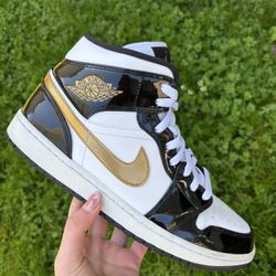 Jordan 1 Mid Patent Black White Gold
