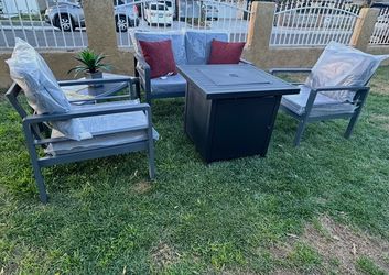 Patio furniture set outdoor new in the box