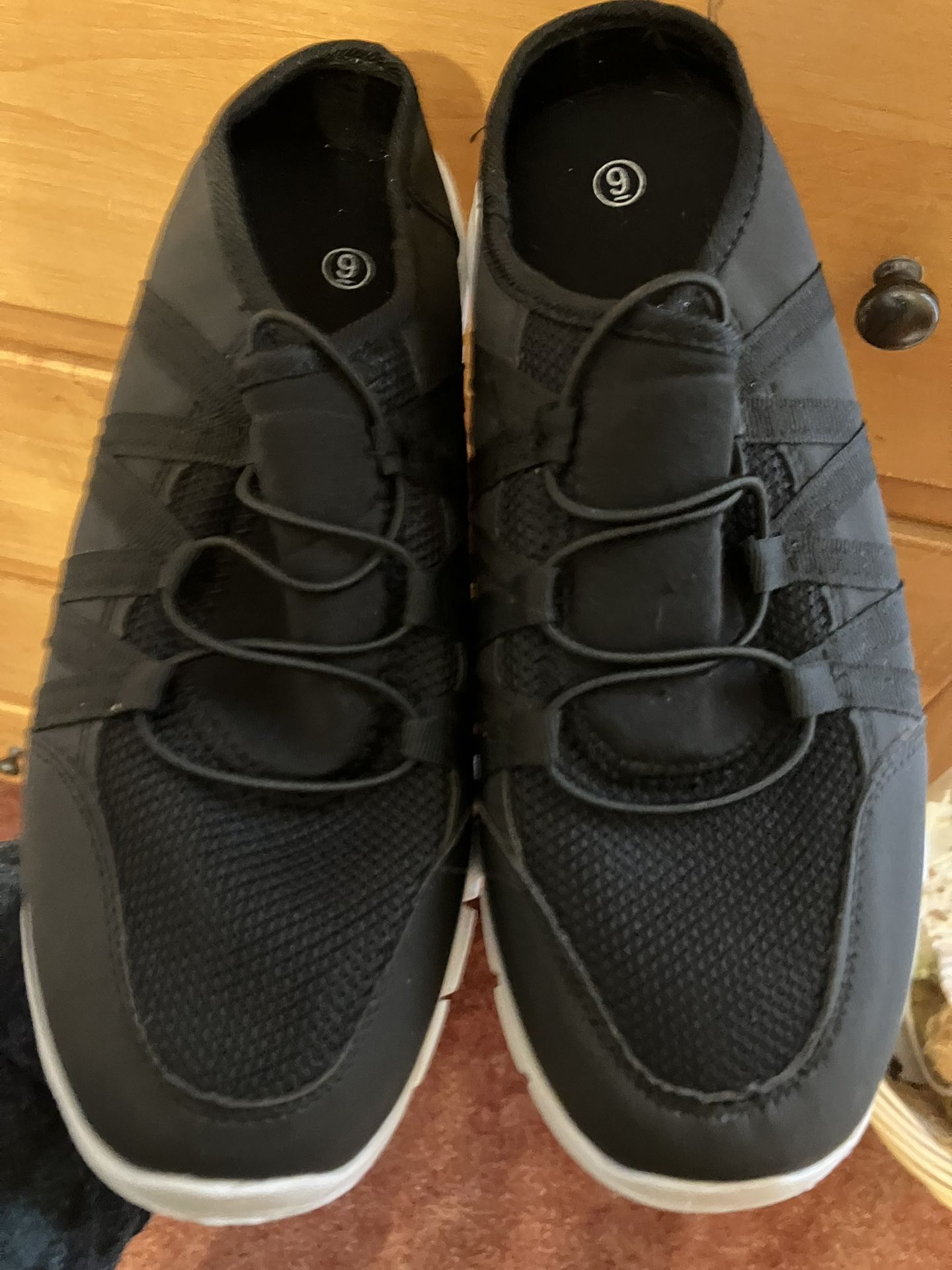 No Name Sneaker