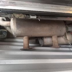 2008 Infiniti G37s Muffler & 2005 G35 Muffler Also Original Intake Parts 