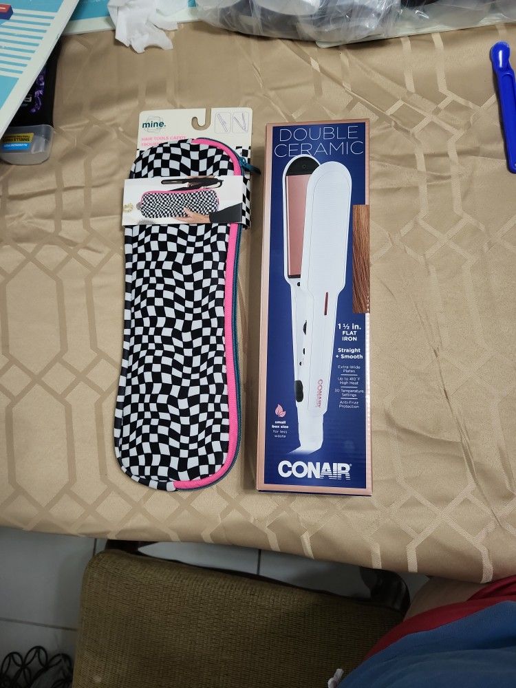Conair Hair Straightener Comes With Checkered Pouch